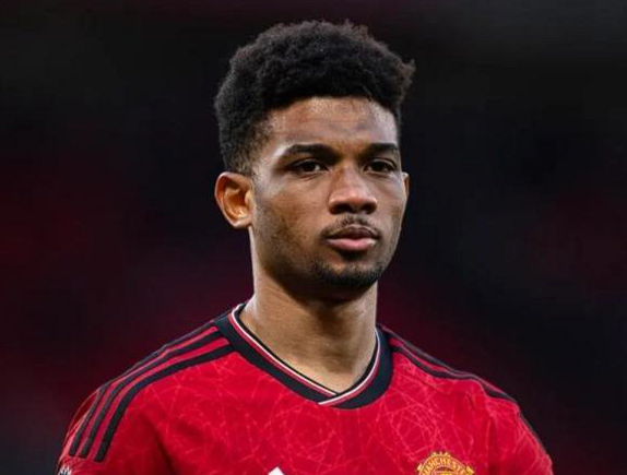 英超第11轮：<a href='/news/tag/1157463.html' style='color: blue;'>阿玛德</a>妙传助<a href='/news/tag/1160915' style='color: blue;'>姆伯莫</a>破门，曼联先声夺人且自身状态