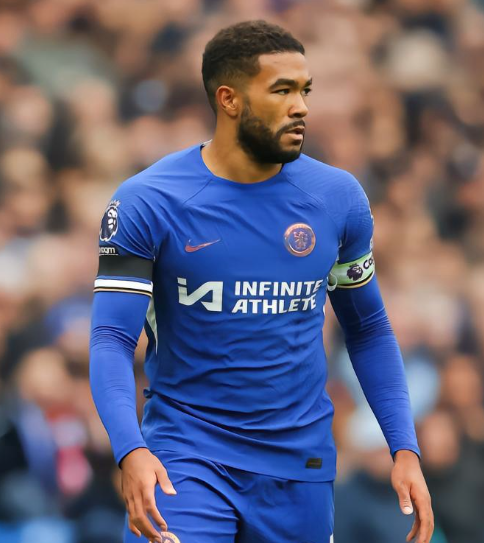 英超第13轮赛事聚焦：詹姆斯后腰位置闪耀，蓝军中场无忧