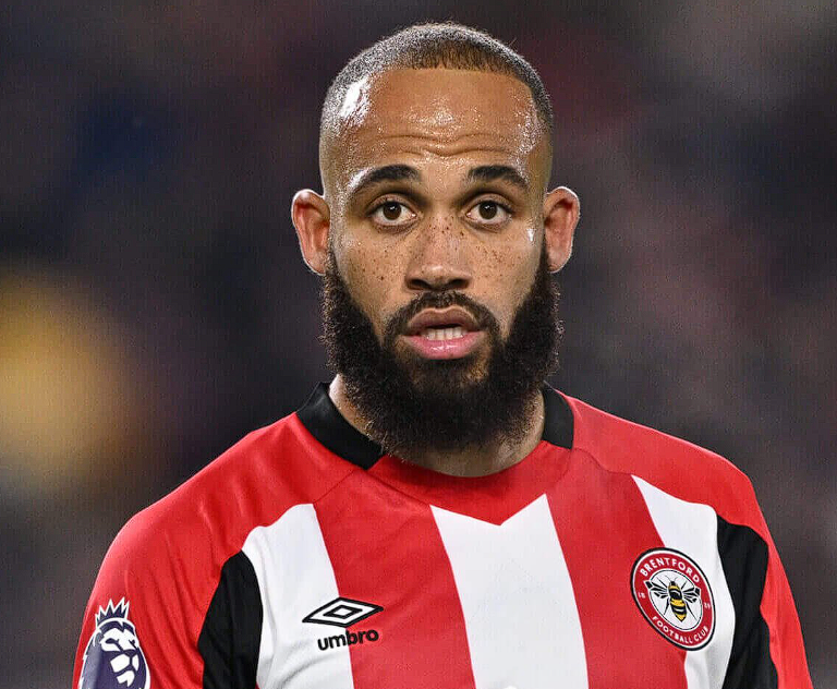 非洲杯1/4决赛:喀麦隆折戟,<a href='/news/tag/1160915' style='color: blue;'>姆伯莫</a>深情致谢